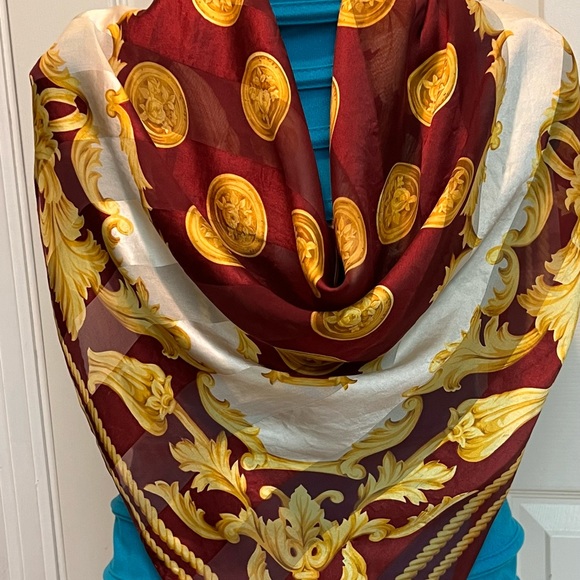 Balenciaga Scarf. 100% Silk. - Picture 8 of 14